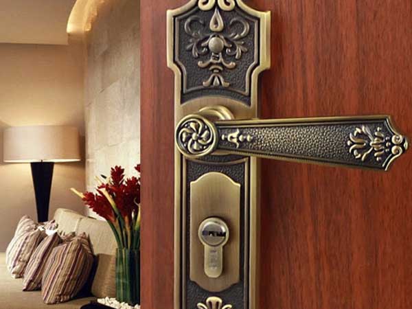 Dịch Vụ Thay Thế Phụ Kiện